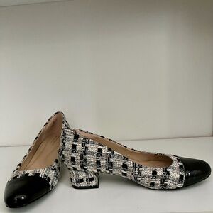 Easy Spirit Black and Cream Heels